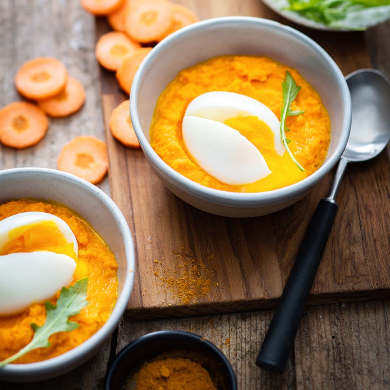 Œufs mollets, purée de carottes au curry