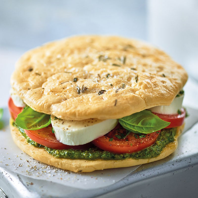 Low-Carb-Sandwich mit Mozzarella
