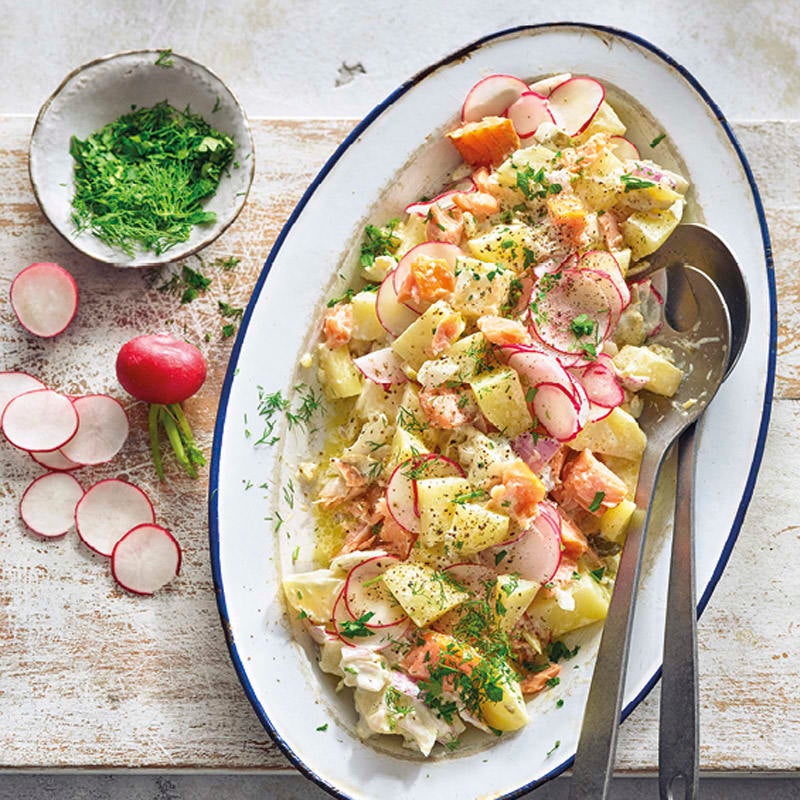 Kartoffelsalat mit Radieschen und Lachs