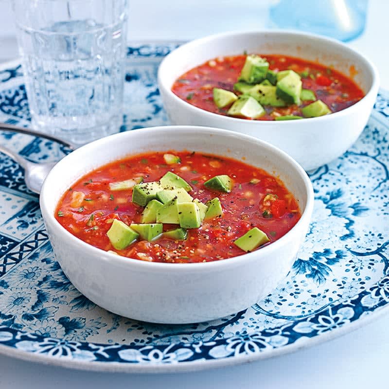 Gemüse-Gazpacho mit Avocado