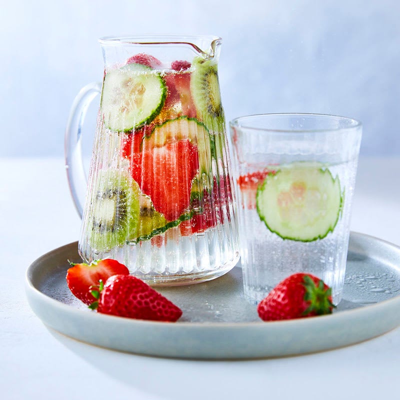 Erdbeer-Gurken-Wasser