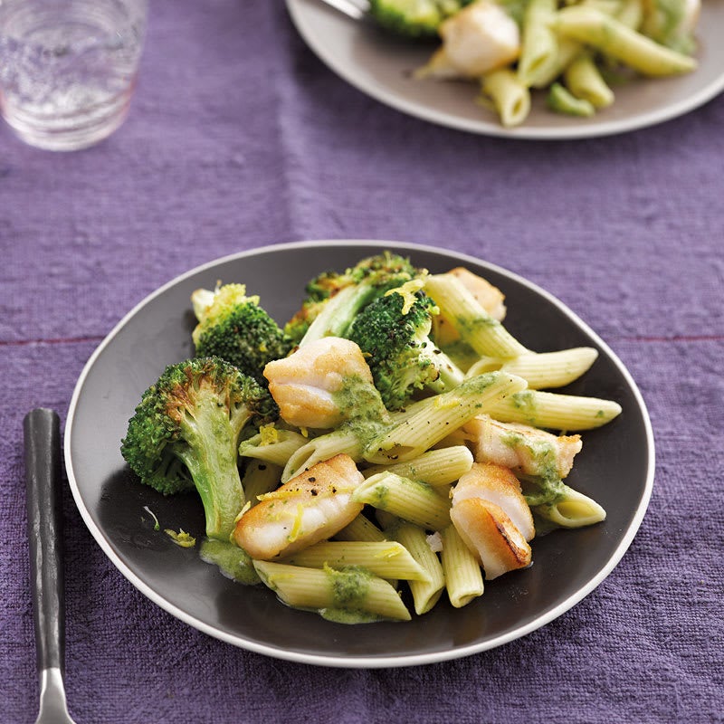 Foto Broccoli-Zitronen-Pasta mit Seelachswürfeln von WW