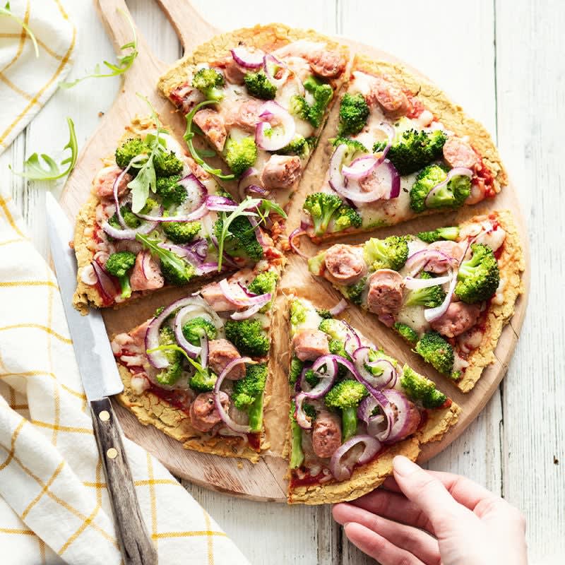 Foto Pizza mit Kichererbsen, Wurst und Broccoli von WW