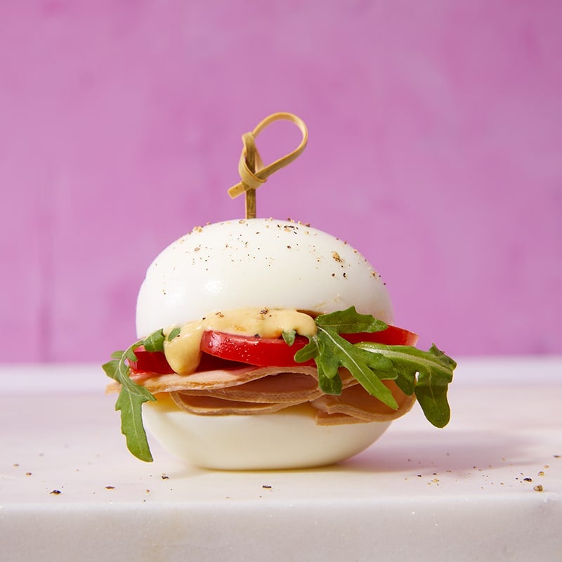Foto Hartes Ei nach Burger-Art mit geräucherter Trutenbrust von WW